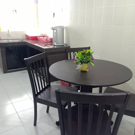 Villa Purple Townhouse 3R2B Wifi Sekinchan Exterior foto