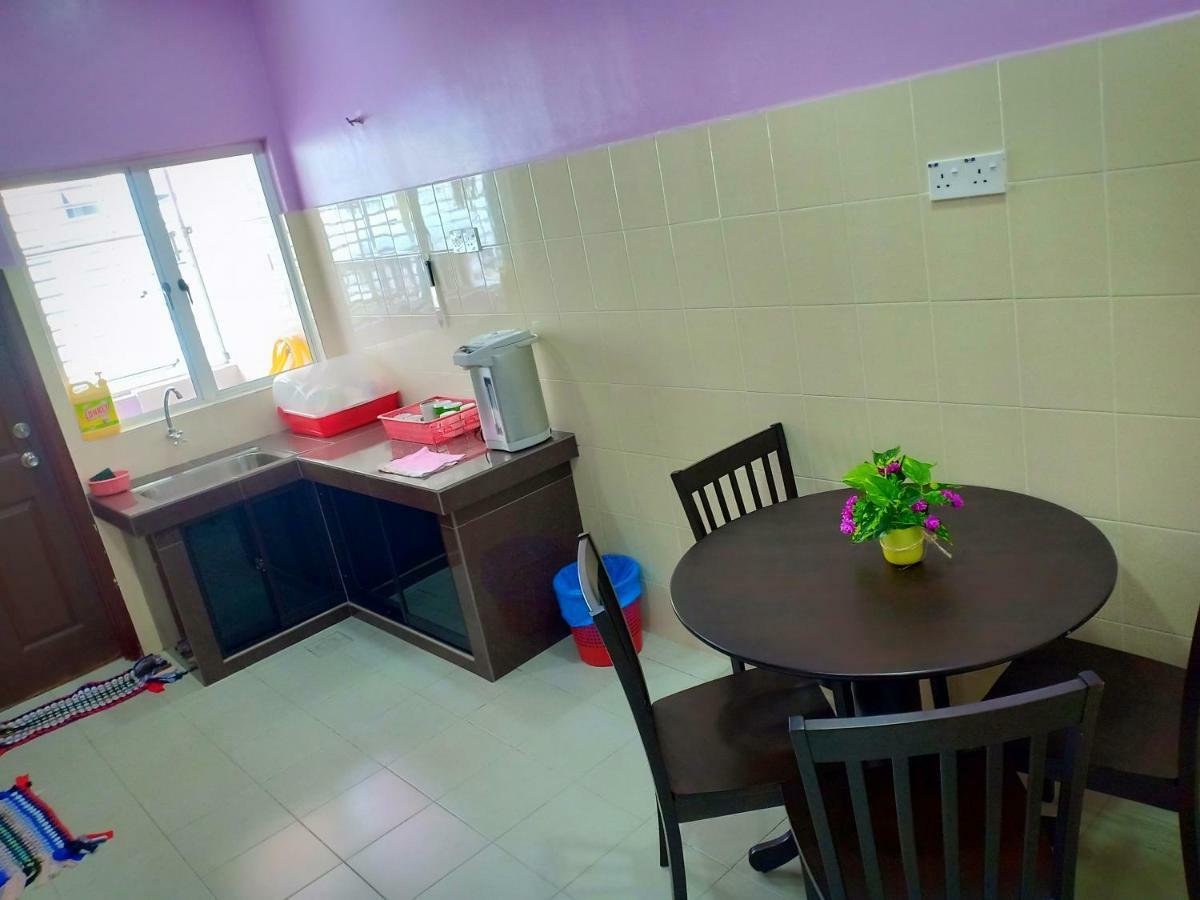 Villa Purple Townhouse 3R2B Wifi Sekinchan Exterior foto