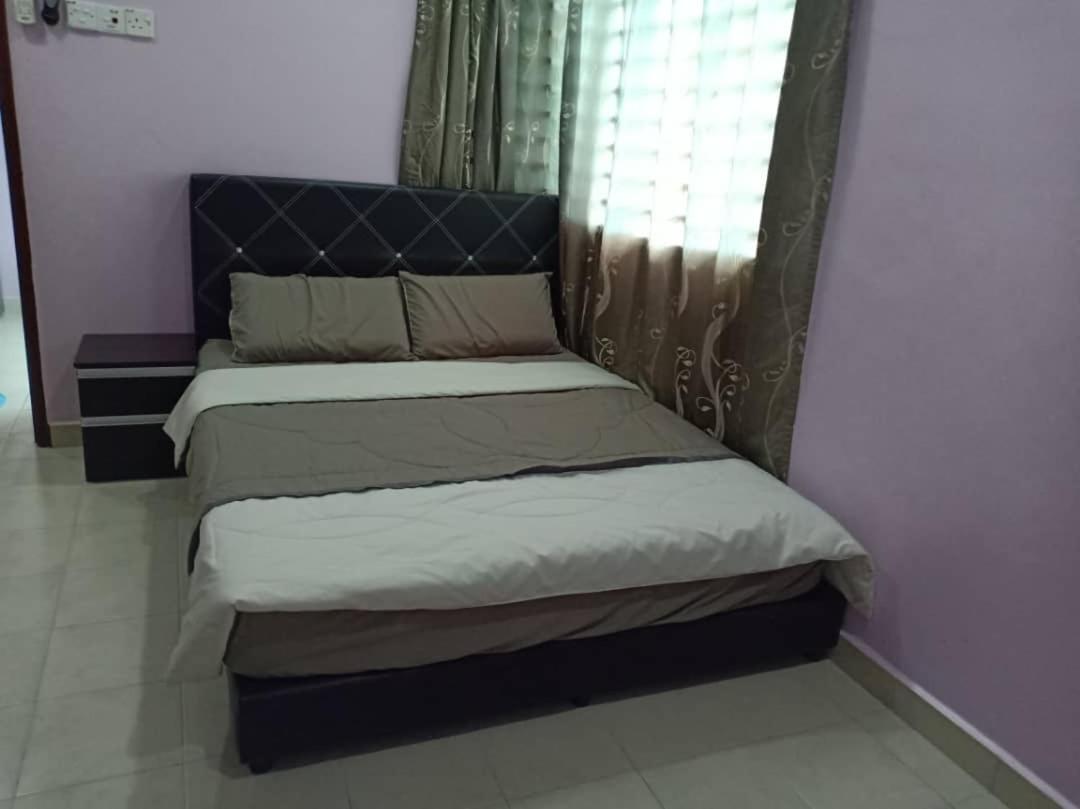 Villa Purple Townhouse 3R2B Wifi Sekinchan Exterior foto
